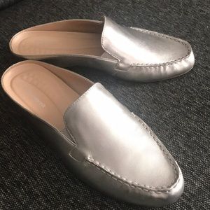 Easy Spirit silver metallic mules   NEW!
